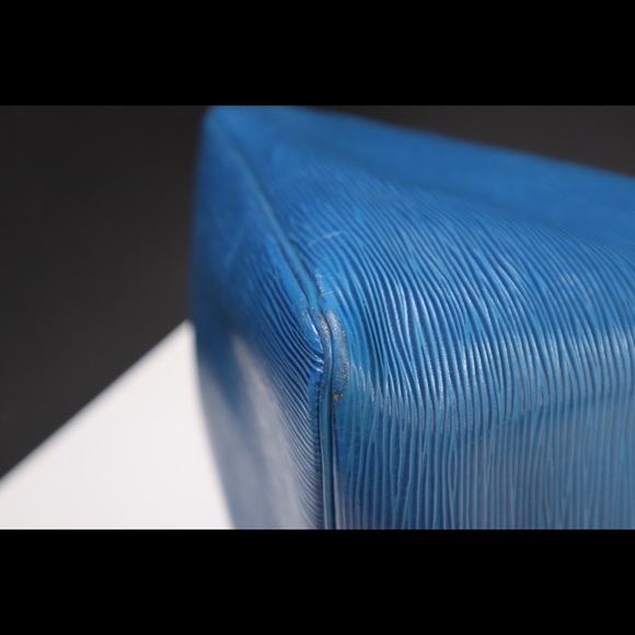 VINTAGE Louis Vuitton Blue Epi Noe PM Hobo Bag - Picture 13 of 16